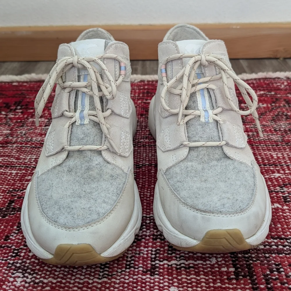 Sorel Women's Kinetic RNEGD Caribou Boot in the color Chalk/Canoe Size 8 - Picture 4 of 8